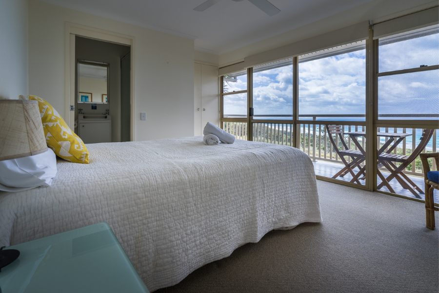 Pandanus Palms Resort — 3 Bedroom Beach and Ocean Villa - Main Bedroom